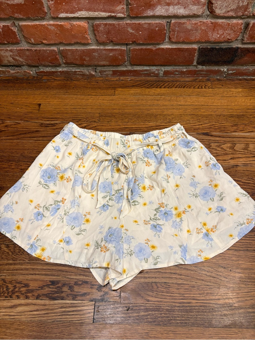 Forever 21 Yellow Blue Floral High Rise Shorts Tie Waist Size L